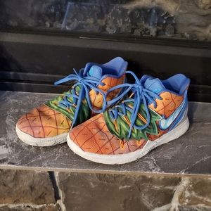 Nike Kyrie high tops sneakers